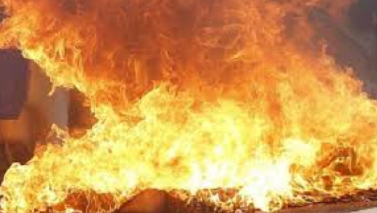 कञ्चनपुरमा परालको टौवामा आगलागी